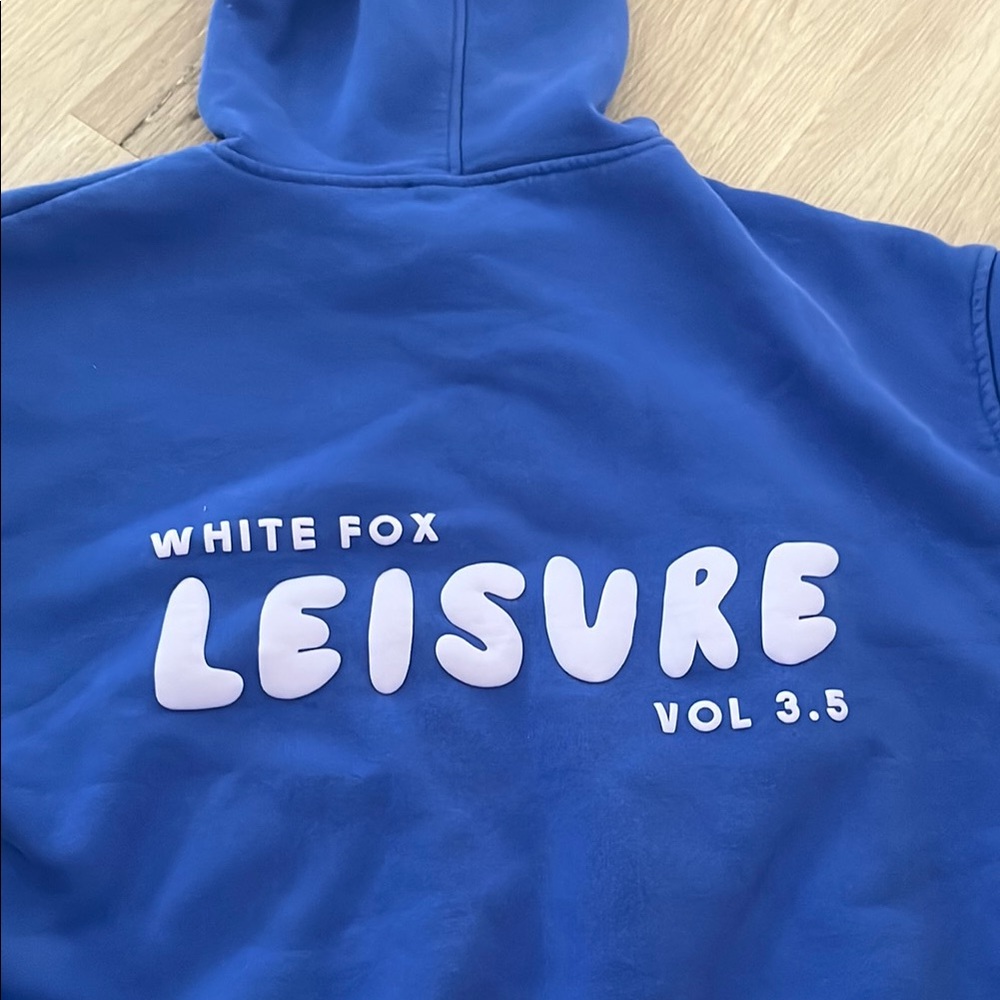 White Fox Boutique Blue Sweatshirt - Picture 4 of 4